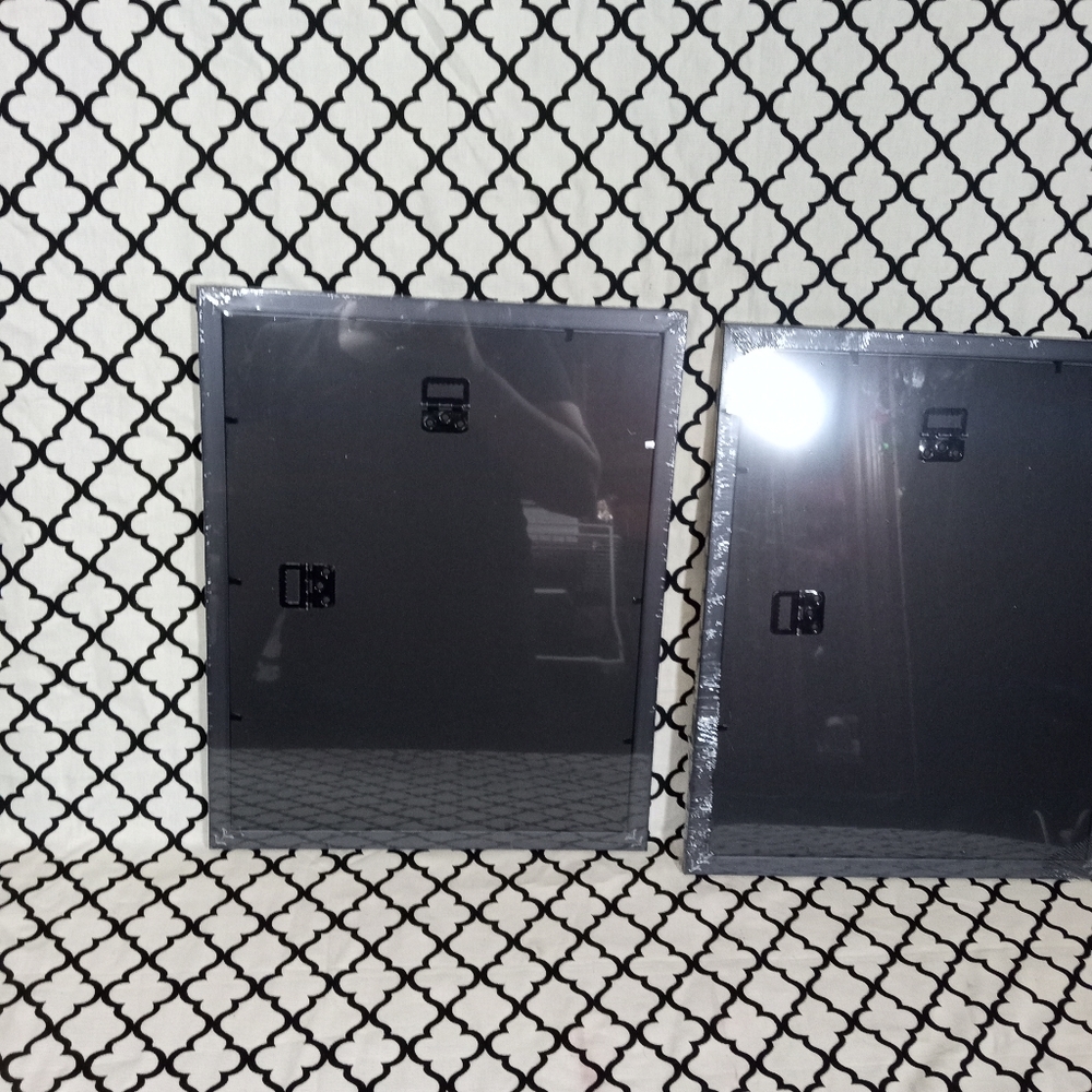 Picture Frame Set - Picture 4 of 5